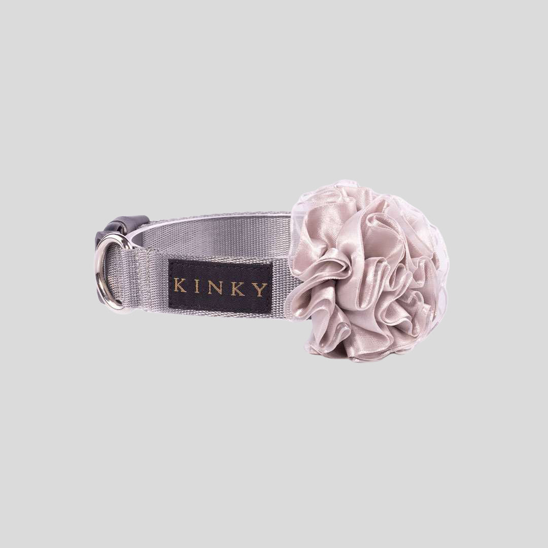 COLLAR DE FLOR  / BÁSICO GRIS