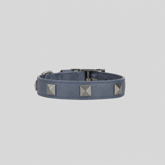 COLLAR / CUERO TACHES AZUL NAVY