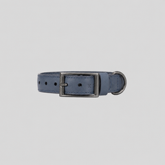 COLLAR / CUERO TACHES AZUL NAVY